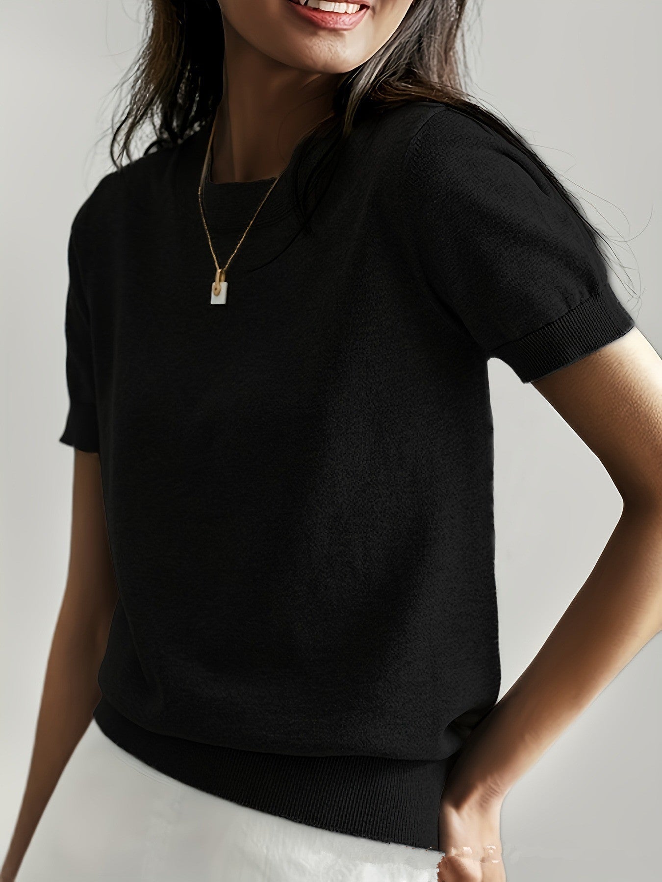 New round neck short-sleeved knit sweater