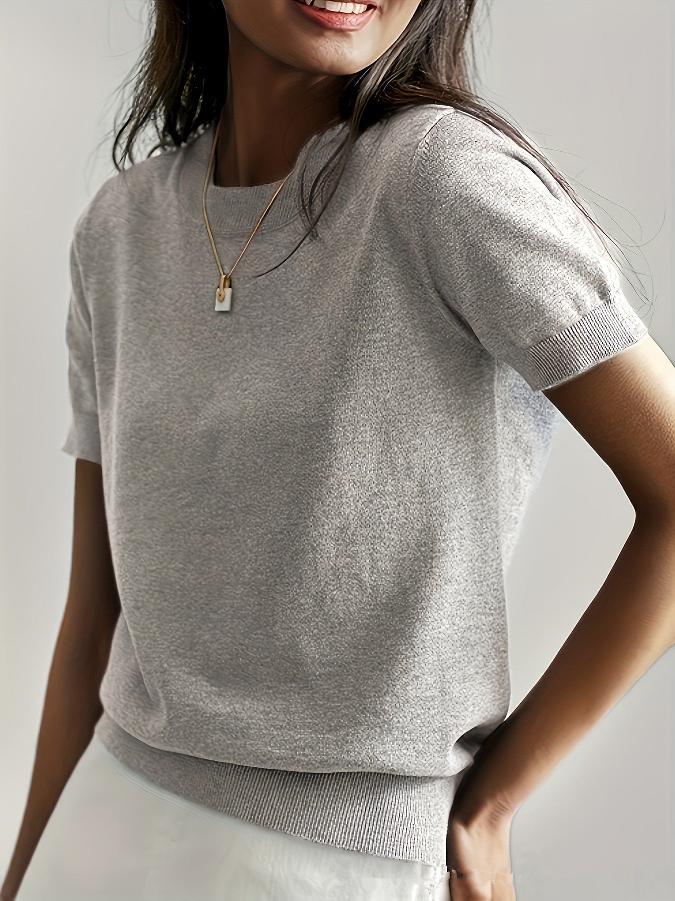 New round neck short-sleeved knit sweater